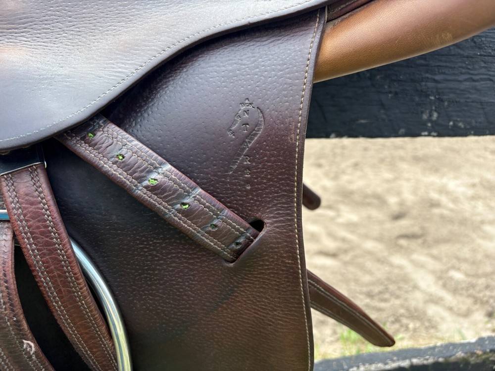 English Jumping Saddle Antares 17"