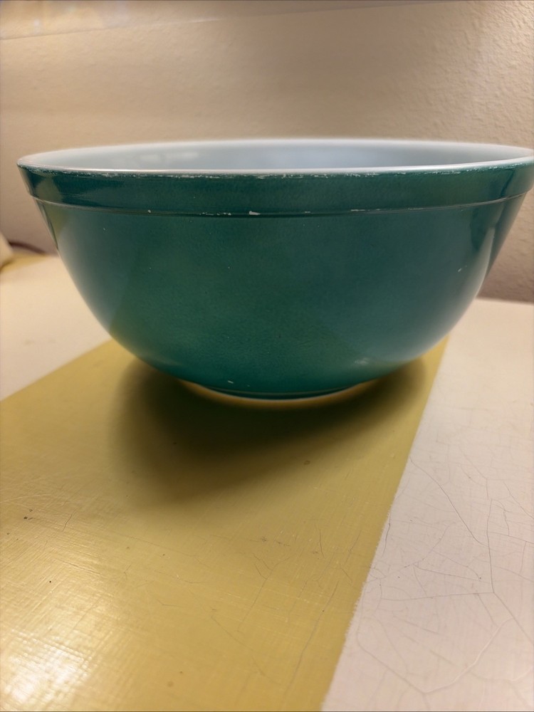 Vintage Pyrex 403 GREEN PRIMARY Mixing Bowl 2.5 Quart - Nesting Bowl