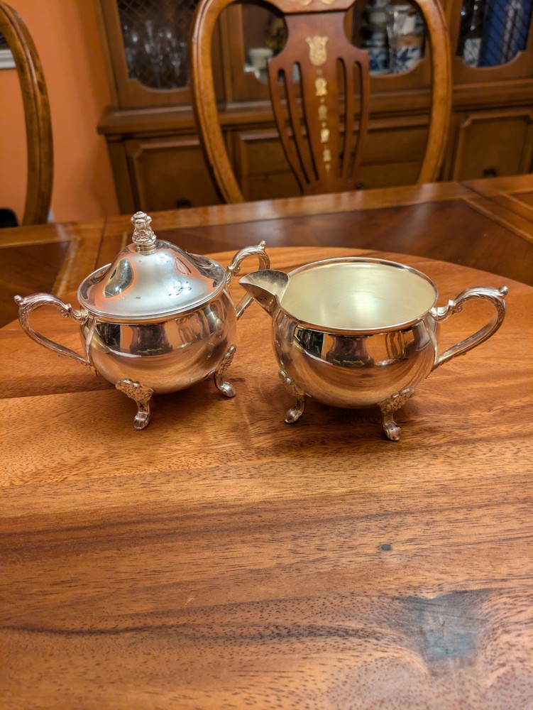 Leonard Silverplate Covered Sugar And Creamer Set