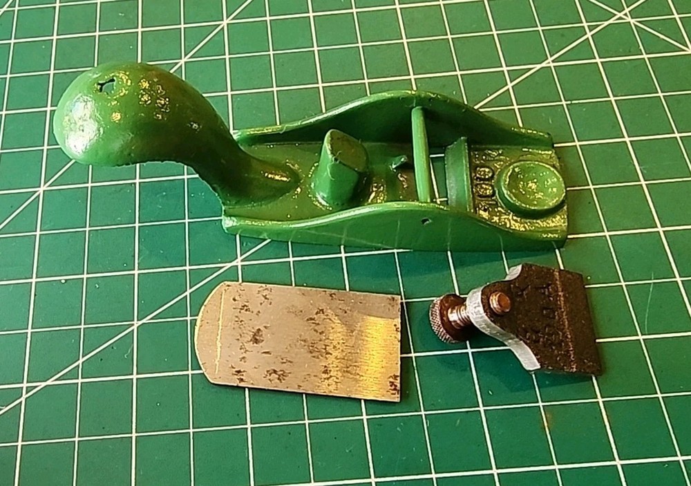 VINTAGE KUNZ SQUIRREL TAIL PLANE # 100 NOS - gwT2