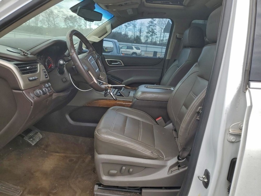 YUKON 2015 Glove Box 4938904