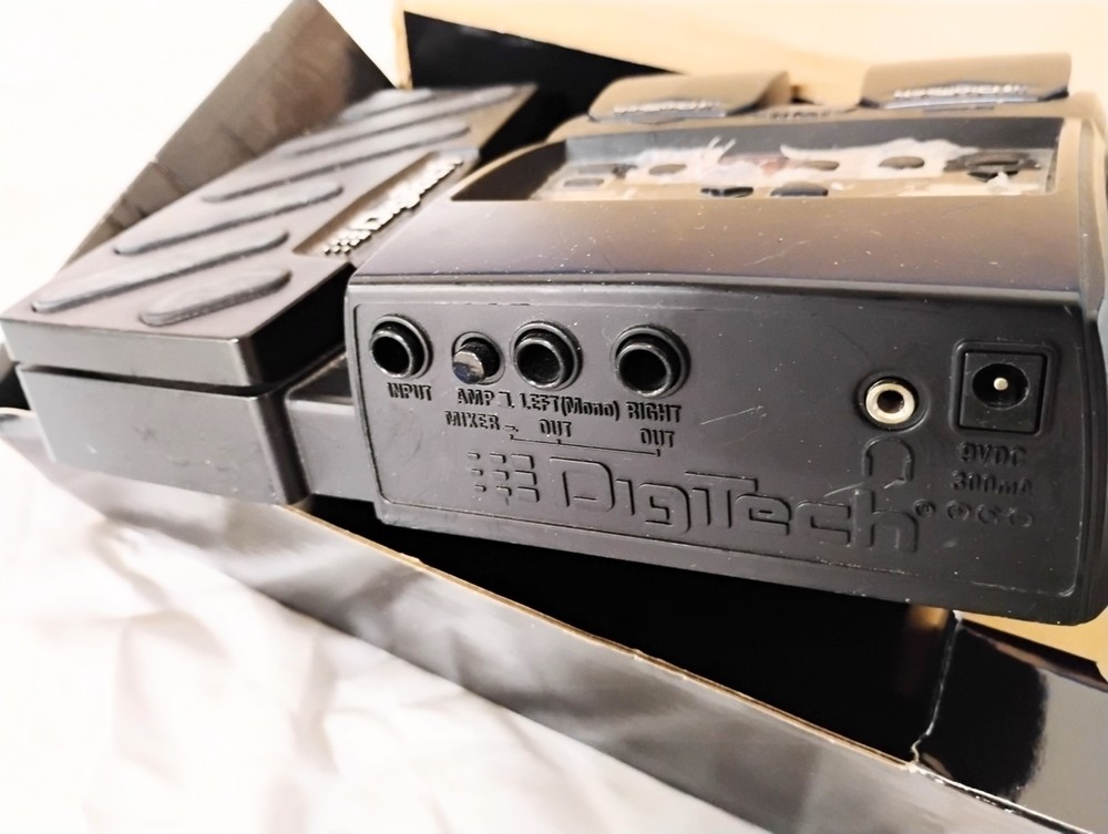 DIGITECH BP90 Bass Pedal Processor, Compact with Multiple Effects