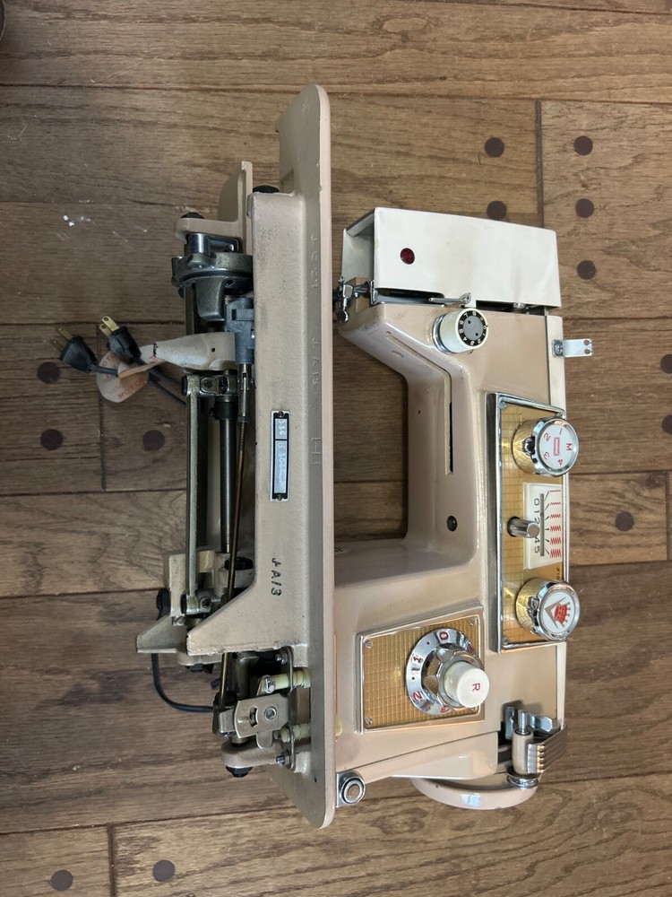 Bamberger Deluxe 146B Sewing Machine