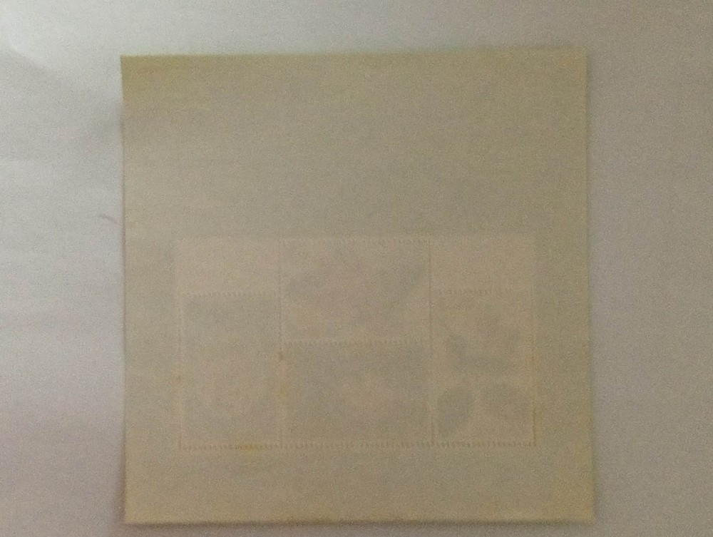 1977 - Mauritius "Flower Issue" Souvenir Sheet