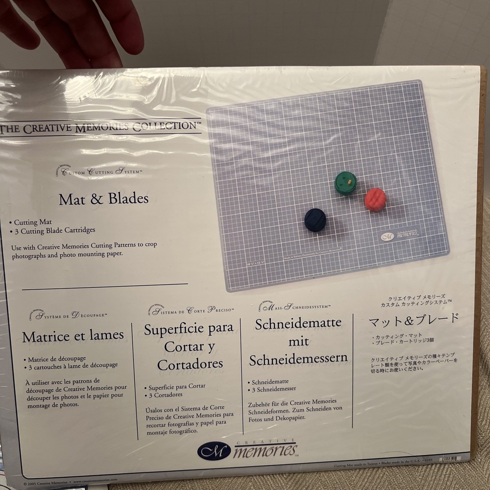 Creative Memories Custom Cutting System 3 Blades Mat + 3 Oval Patterns Teplates