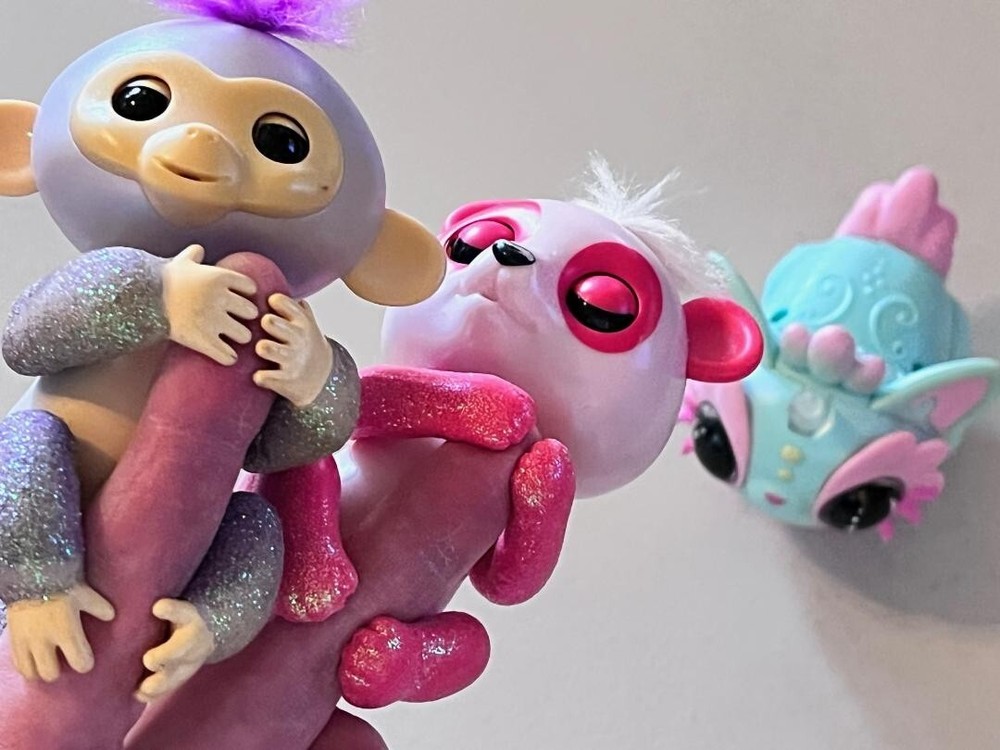 2 WowWee Fingerlings Interactive Collectibles & 1 Pixie Belle Needs Battery Cute
