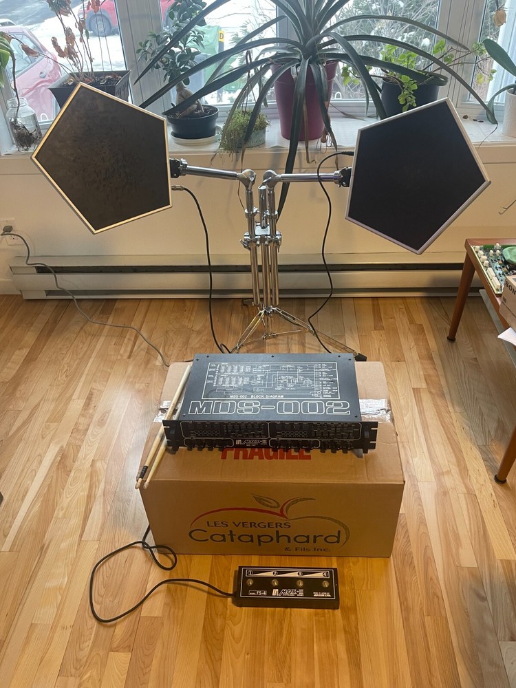 Vintage Maxim Max-ll Synthesizer Drum MDS-002 with pads and pedal function well