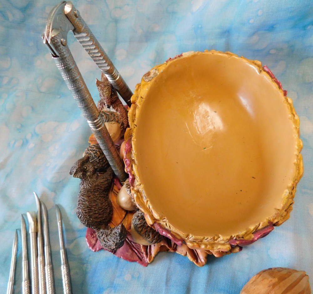 VINTAGE SQUIRREL ACORN LEAVES NUT BOWL W/ CRACKER & PICS + HANDHELD NUT CRACKER