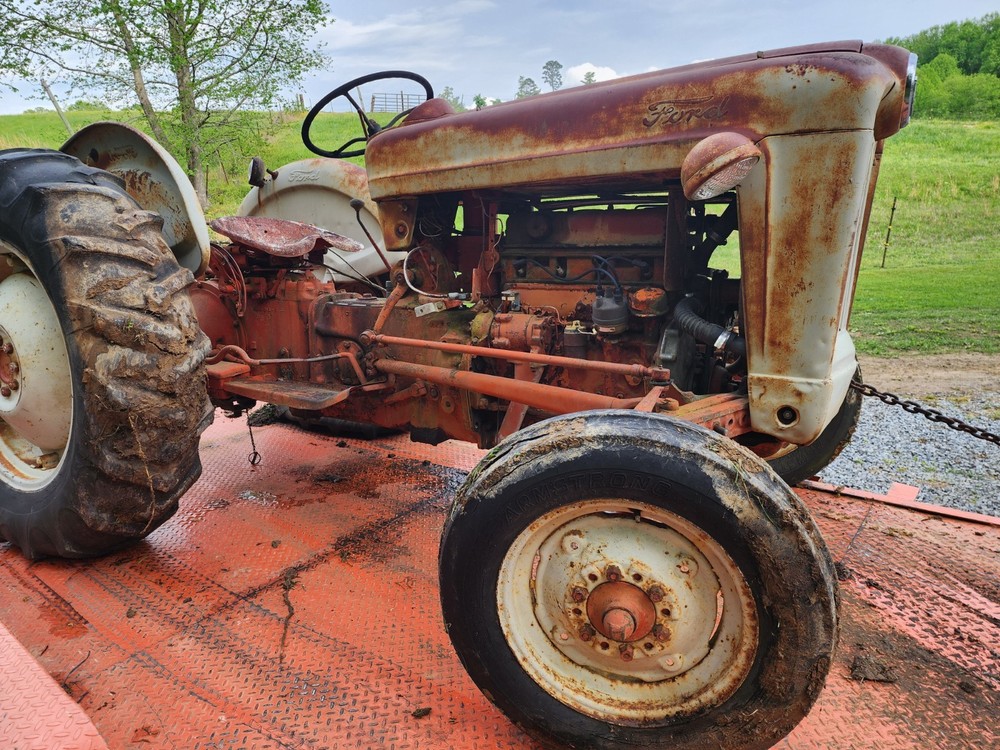 Ford 800 Series Tractor