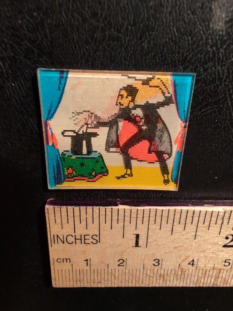 MAGIC LENTICULAR - Magician Pulls A Rabbit Out Of A Hat