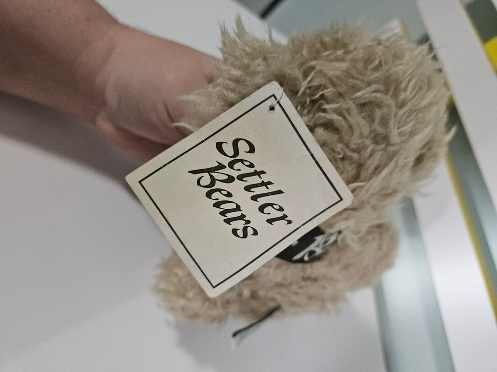 SETTLER BEARS GEORGIA WITH GREEN BOW TAGS 26CM