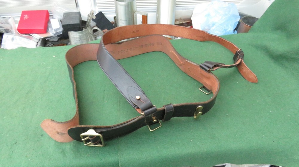 BRITISH ARMY SAM BROWNE BELT AND CROSS STRAP DATED 1985 SIZE 3