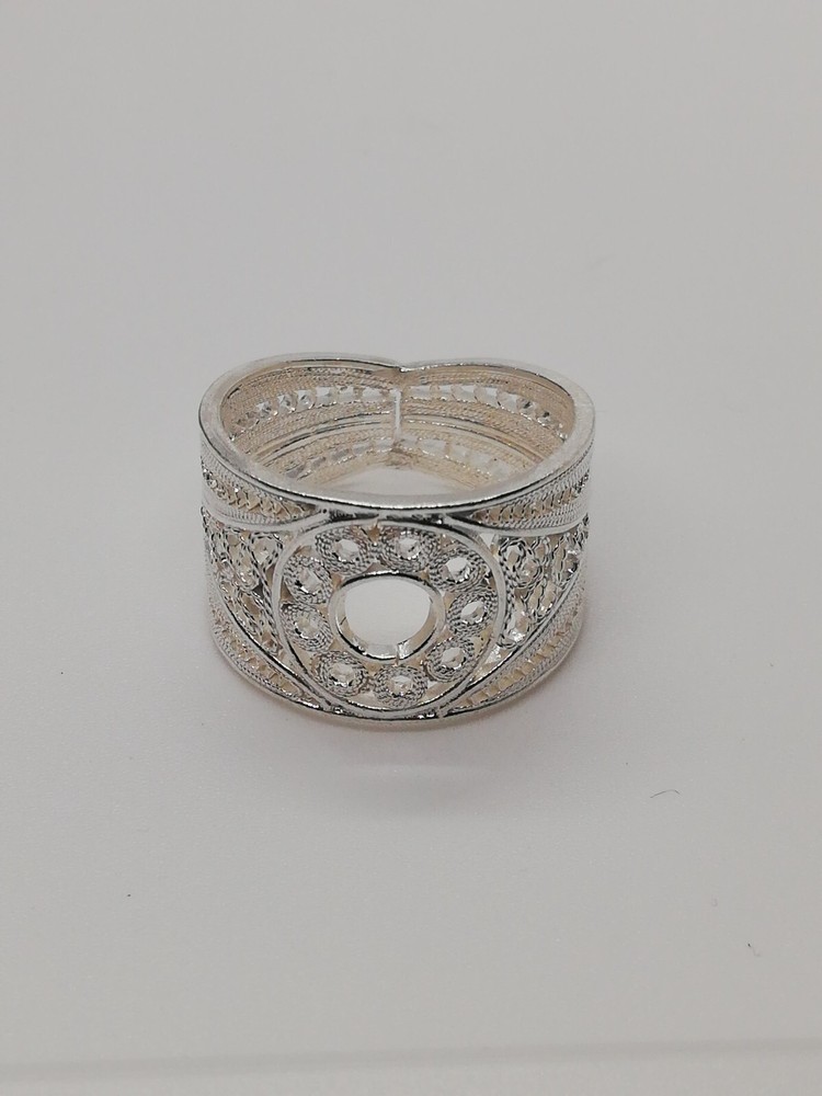 . 970 Solid Silver Women's Ring Size 8 Filigree New.