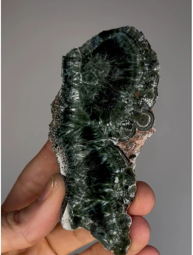 High-Grade Chatoyant Green Seraphinite
