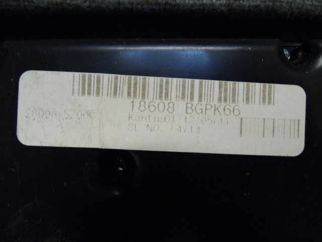 RADIO CONTROL PANEL HEAD W/O NAVIGATION ID 280985Z00C GRAY 05 QUEST