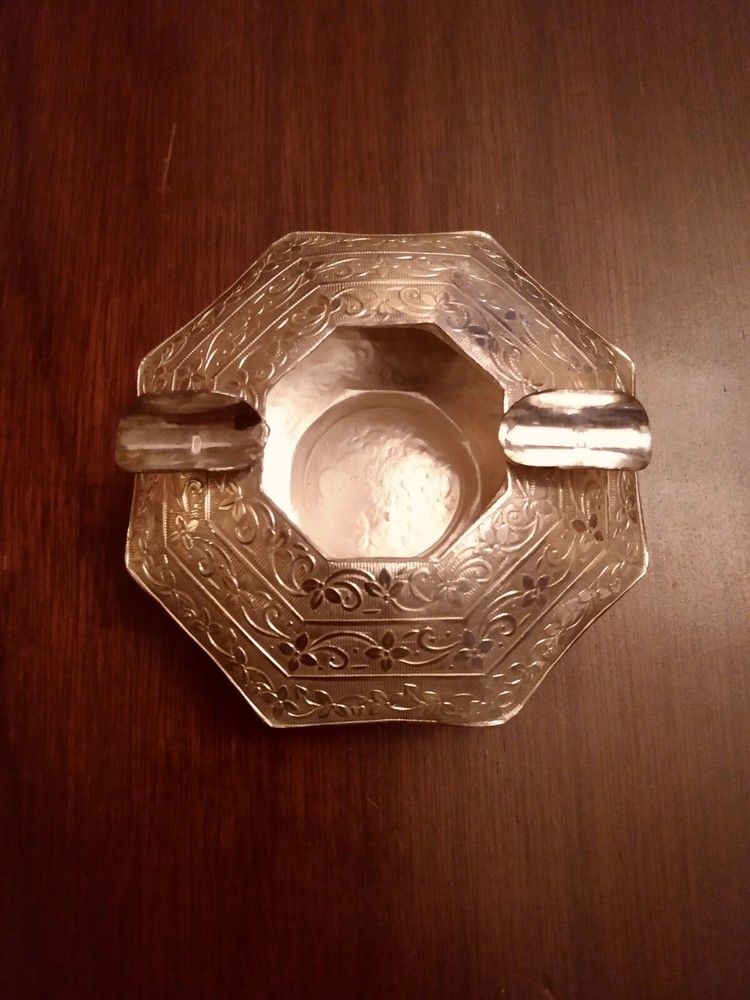 SOLID SILVER FULLY CHASED ELABORATE DESIGNS OCTAGONAL ASHTRAY