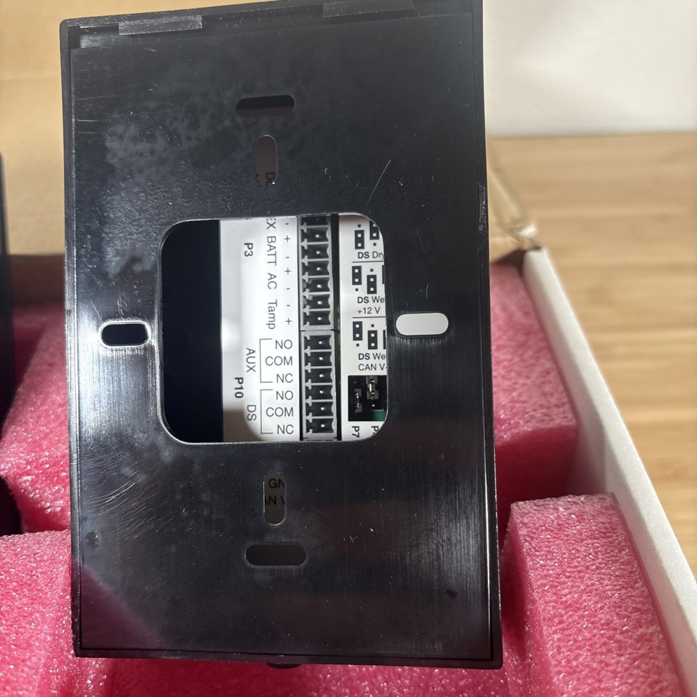 HID EHR40-K Controller/Reader Module Model:82120CK10001A