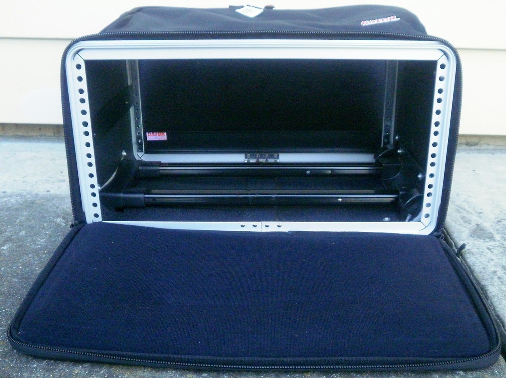 Gator Case Lightweight Rack Bag Pull Handle & Wheels 4U Rack GR-RACKBAG-4UW