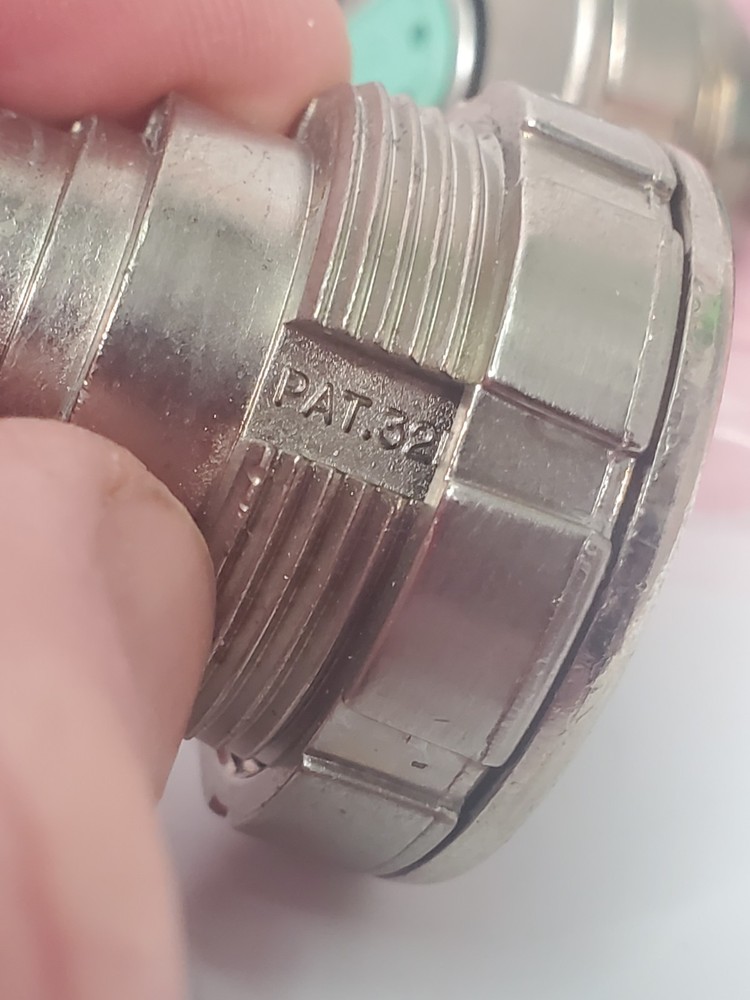 SWITCHCRAFT 3 PIN PANEL ELECTRICAL OUTLET Connectors