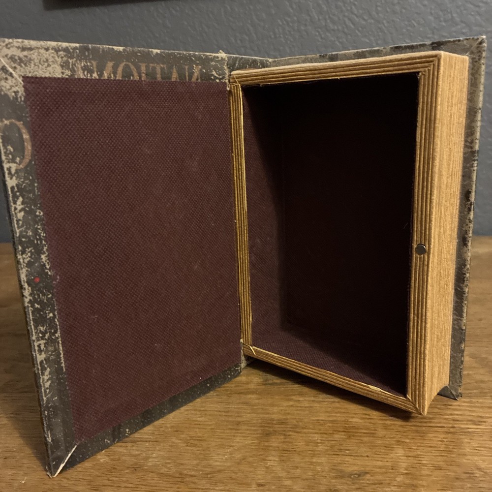 National Geographic Book Storage Case
