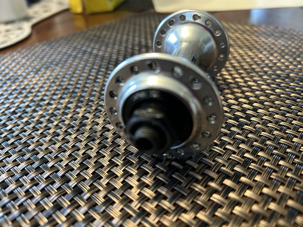 Shimano Deore DX front hub 32 hole