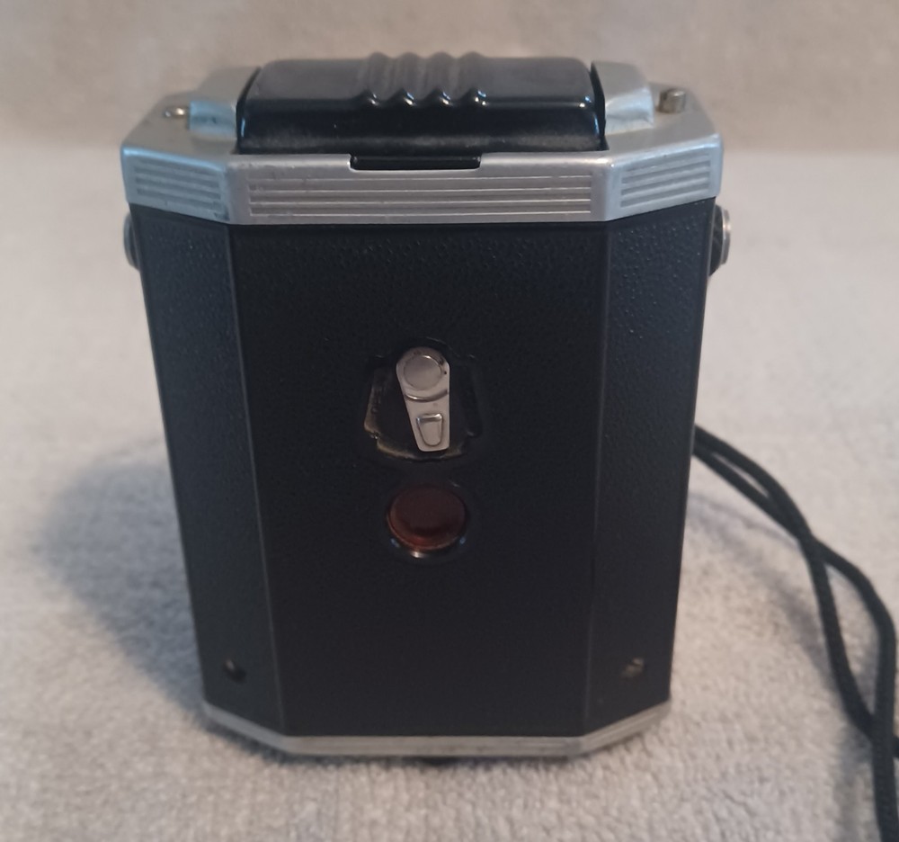 Brownie Reflex Synchro Model Made in USA Box Camera Untested