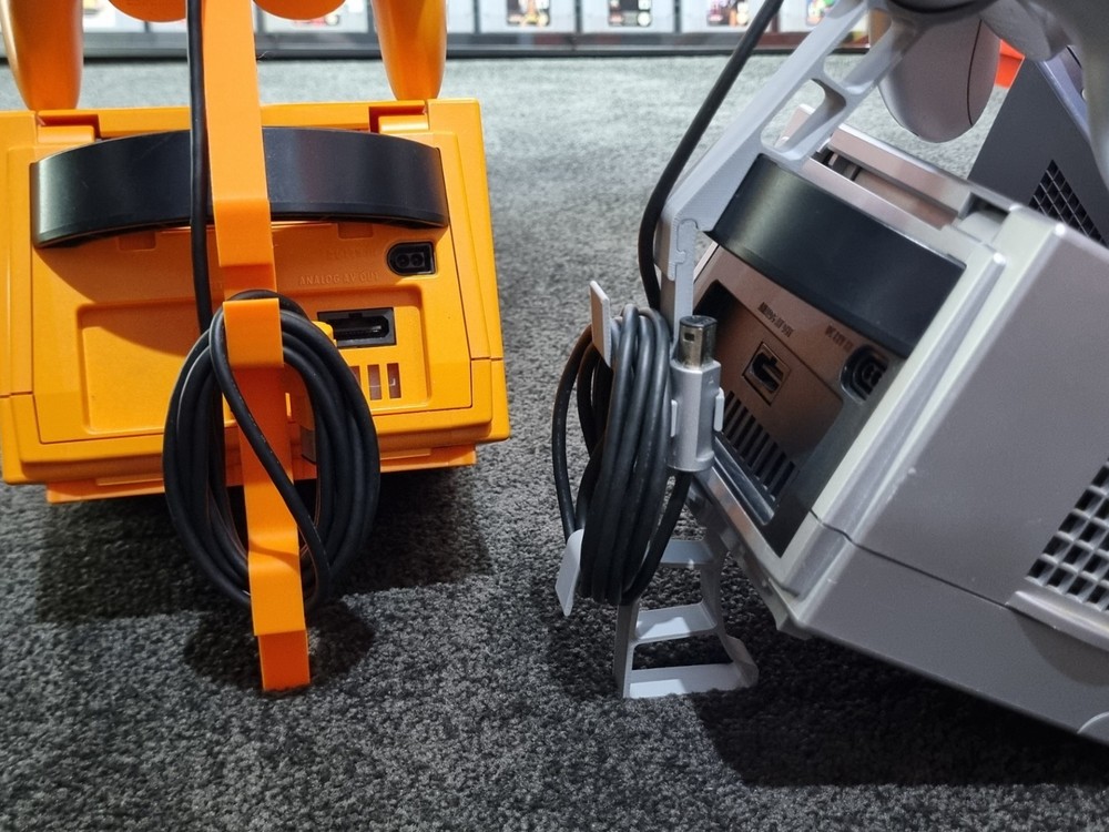 Nintendo GameCube Controller Display Stand –Console Holder | Retro Games