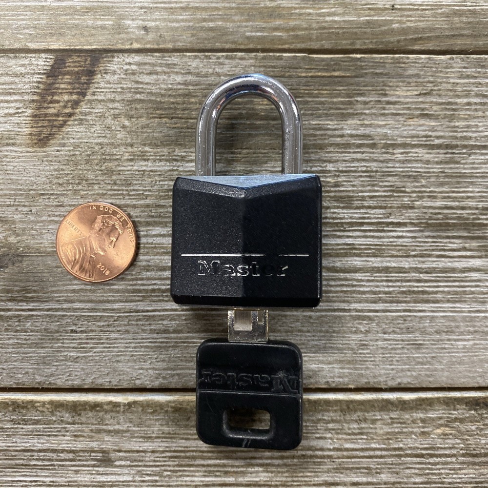 Master Lock Aluminium Black Vinyl Cover 30 mm Padlock 4-Pin & 1 Key