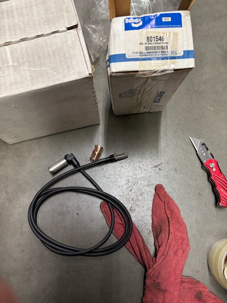 BENDIX  SPEED SENSOR  P/N  801546