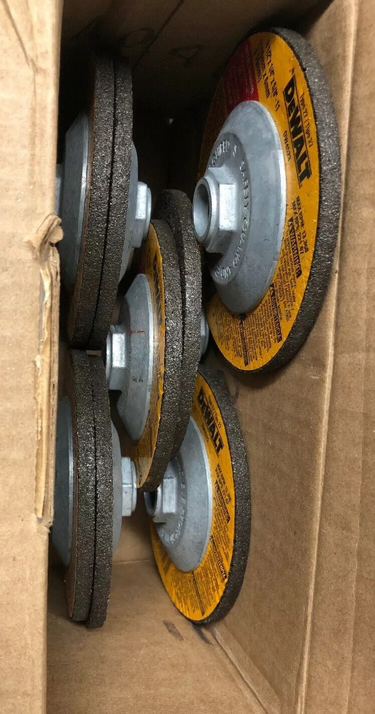 DeWALT DW4523 High Performing 1/4" Grinding Wheel