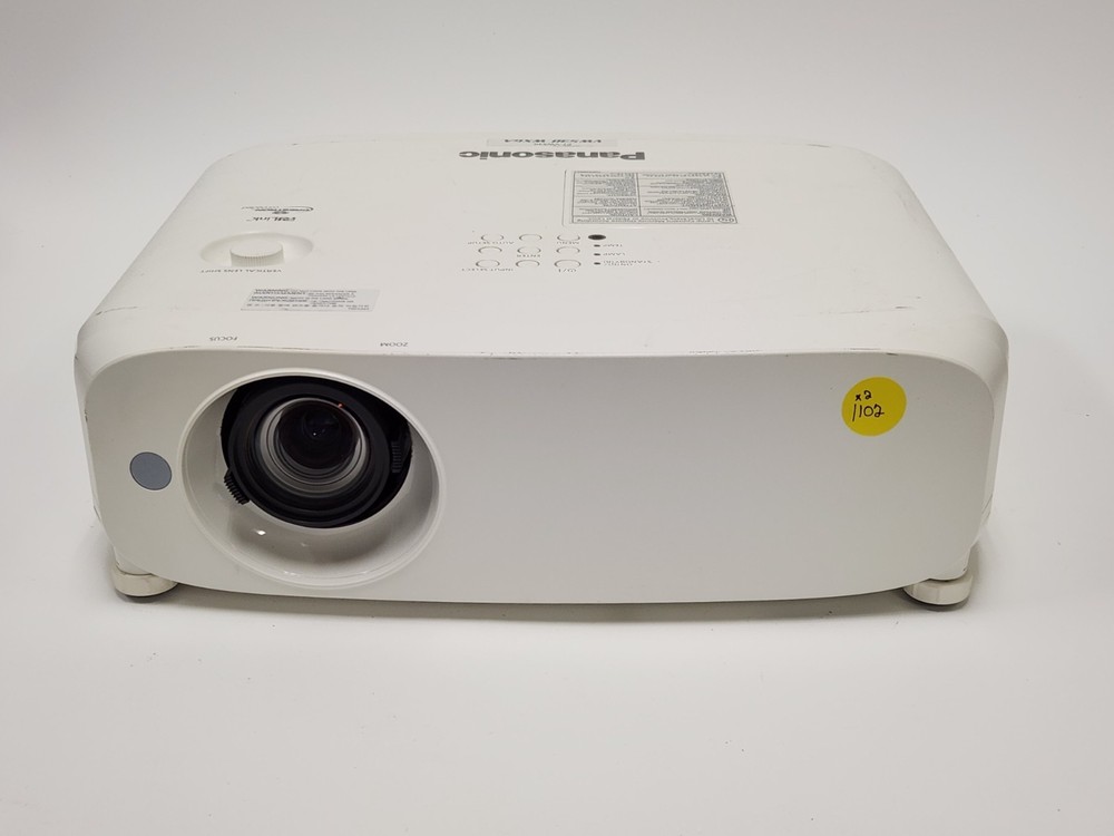 Panasonic PT-VW530 WXGA LCD Projector - TESTED
