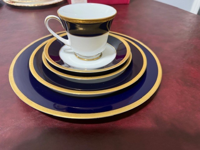 Legacy By NORITAKE - 2799 - Valhalla - 5 Piece Place Setting