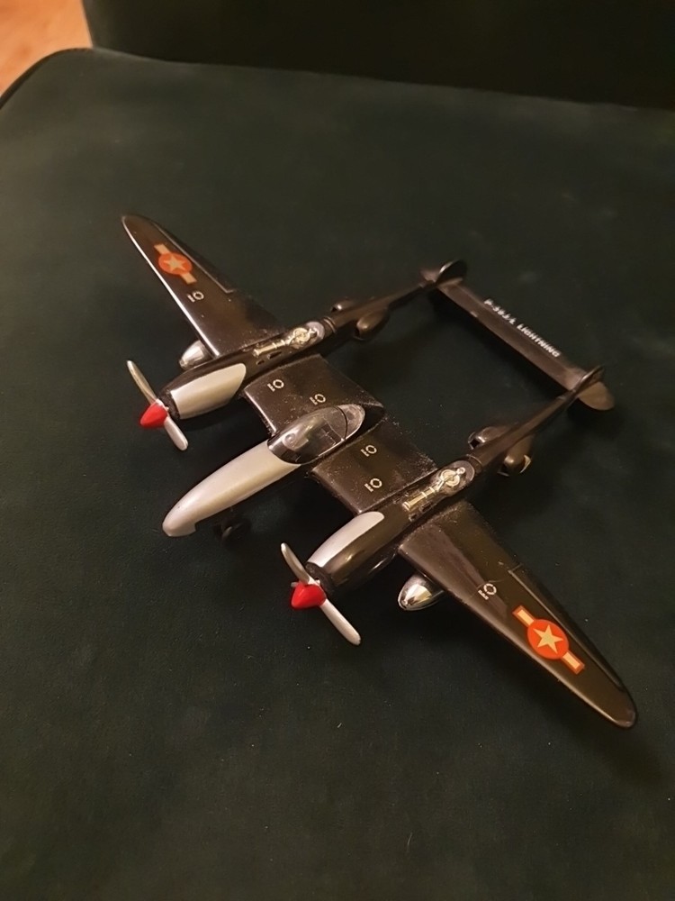 P-38 Lightning - Pullback Airplane Model