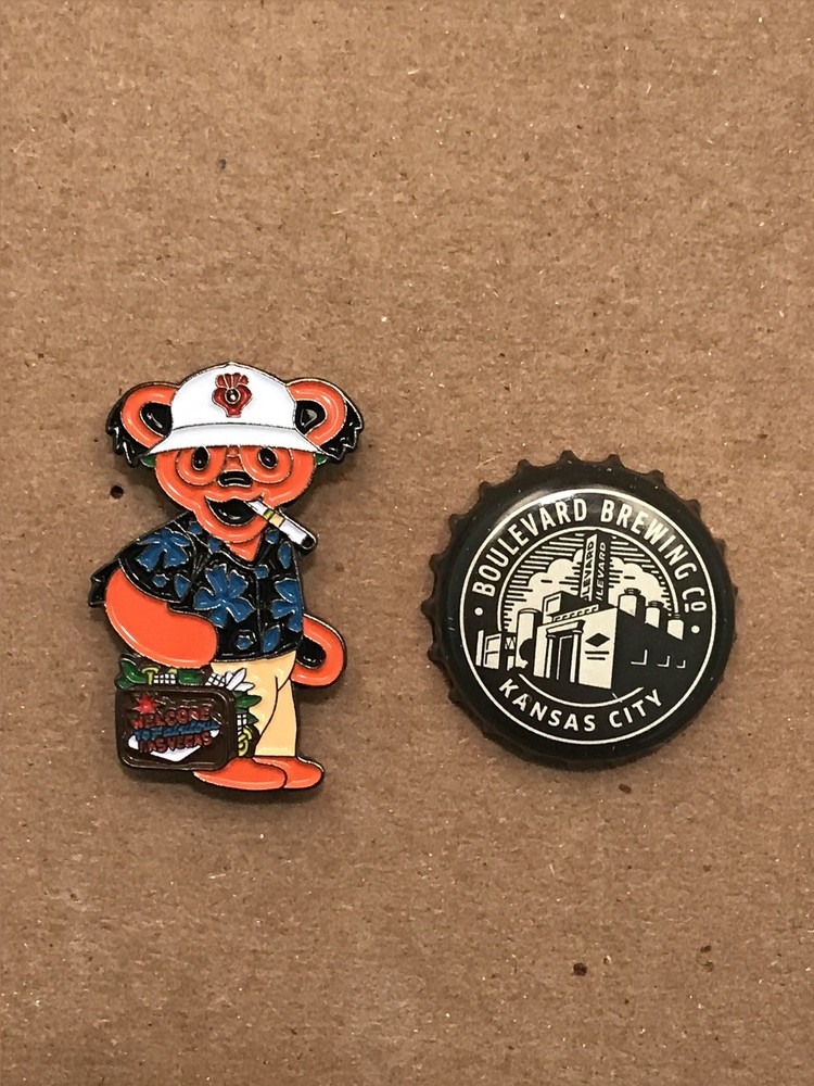 Grateful Dead Bear Hunter S. Thompson Lapel Pins. Both Colors. High Quality!
