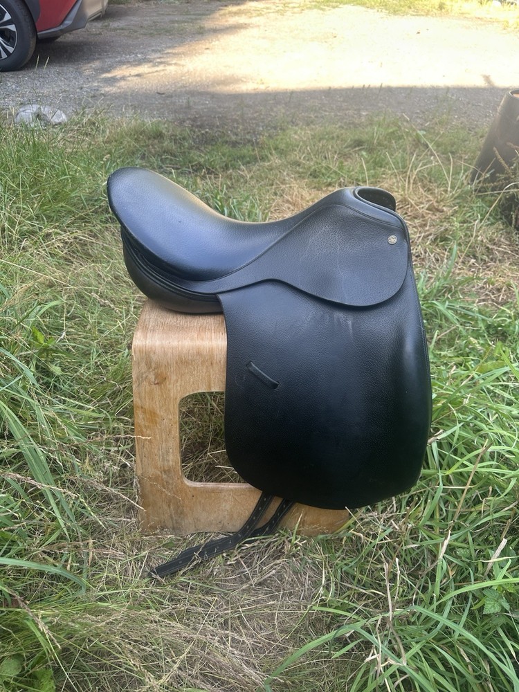 Crosby Dressage Saddle 17.5