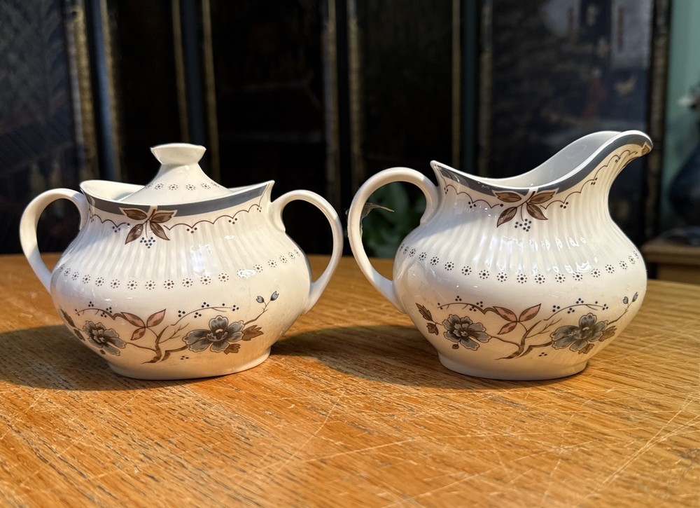Royal Doulton Old Colony Six Piece Place Setting 2 Available EUC
