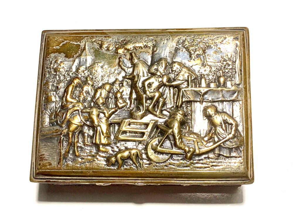 BEAUTIFUL - Vintage Dutch 833 Silver Repousse Box