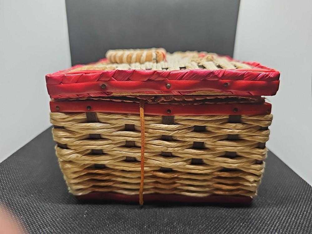 Vintage DRITZ Wicker Sewing Box. 7.5" X 5"