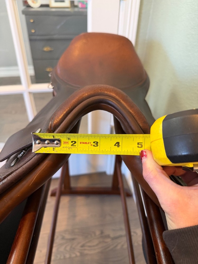 17.5” Beval english saddle