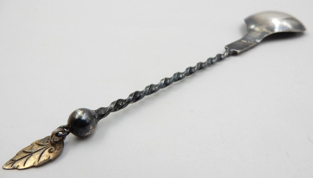VINTAGE SYLVSMIDJA NORWEGIAN .830S SILVER TWISTED HANDLE SPOON, HANGING LEAF END