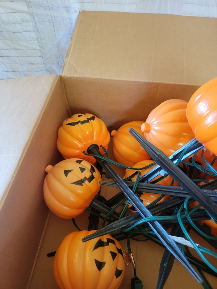 Pumpkin pathway lights Halloween jack-o'-lantern decor