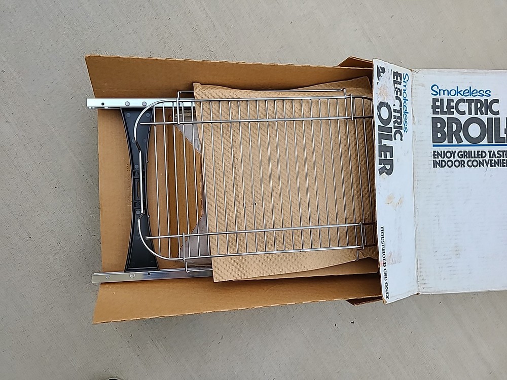 SMOKELESS ELECTRIC BOILER (NEW - OPEN BOX)