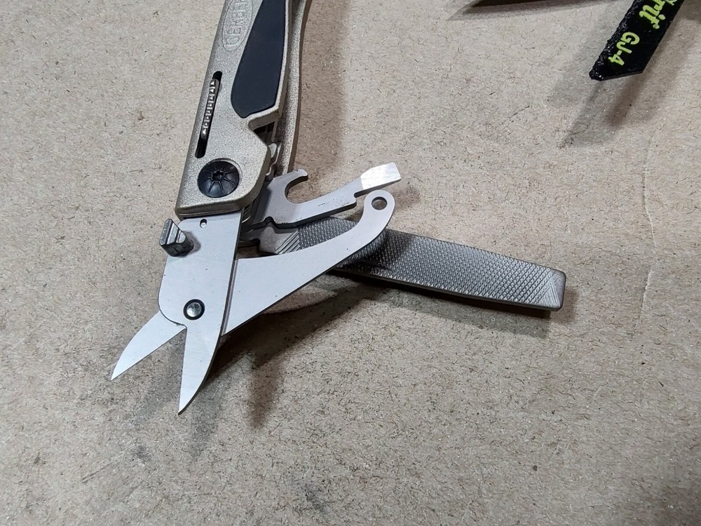 GERBER Multi-Tool, Champagne, 11 Tools, 48239