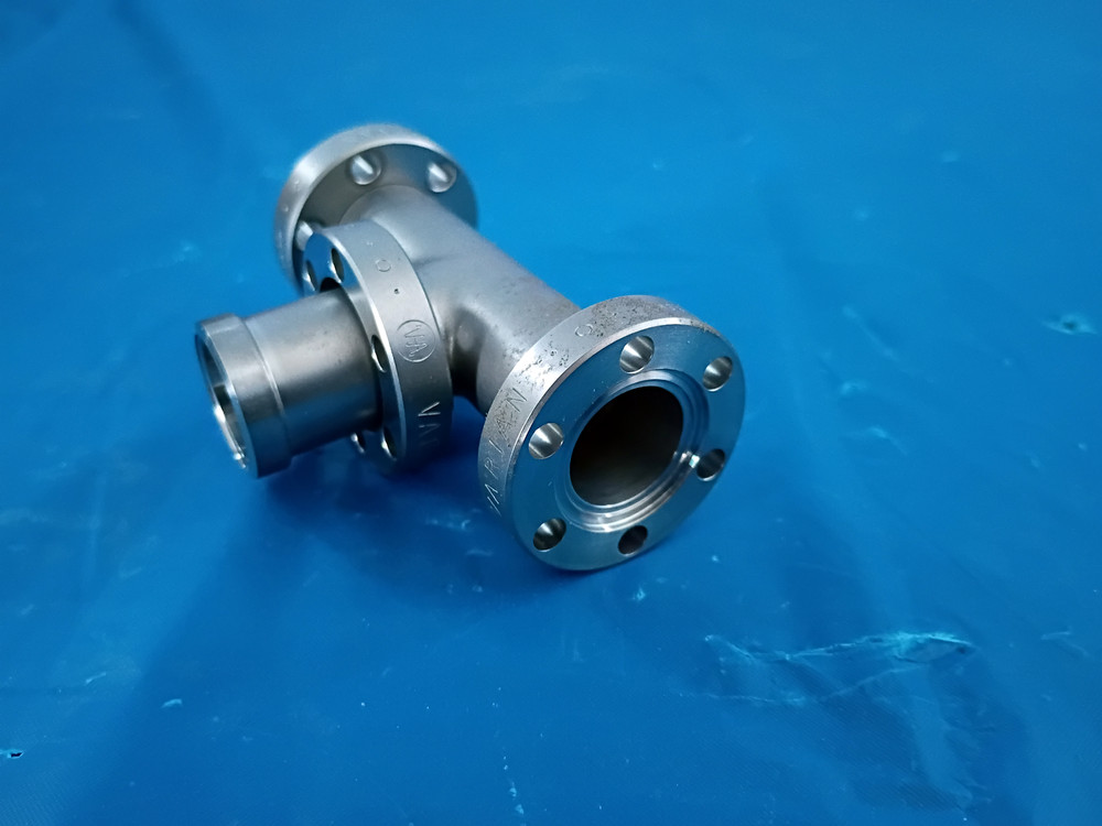 CF ConFlat 1.33" (DN 16) Tee, by Varian, (2) Rotatable and (1) Fixed Flange
