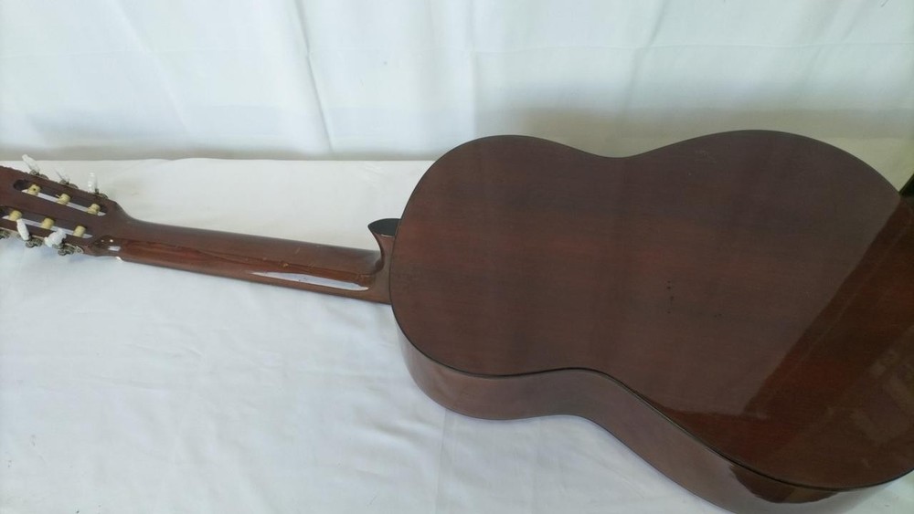 YAMAHA C-320 Classical Guitar
