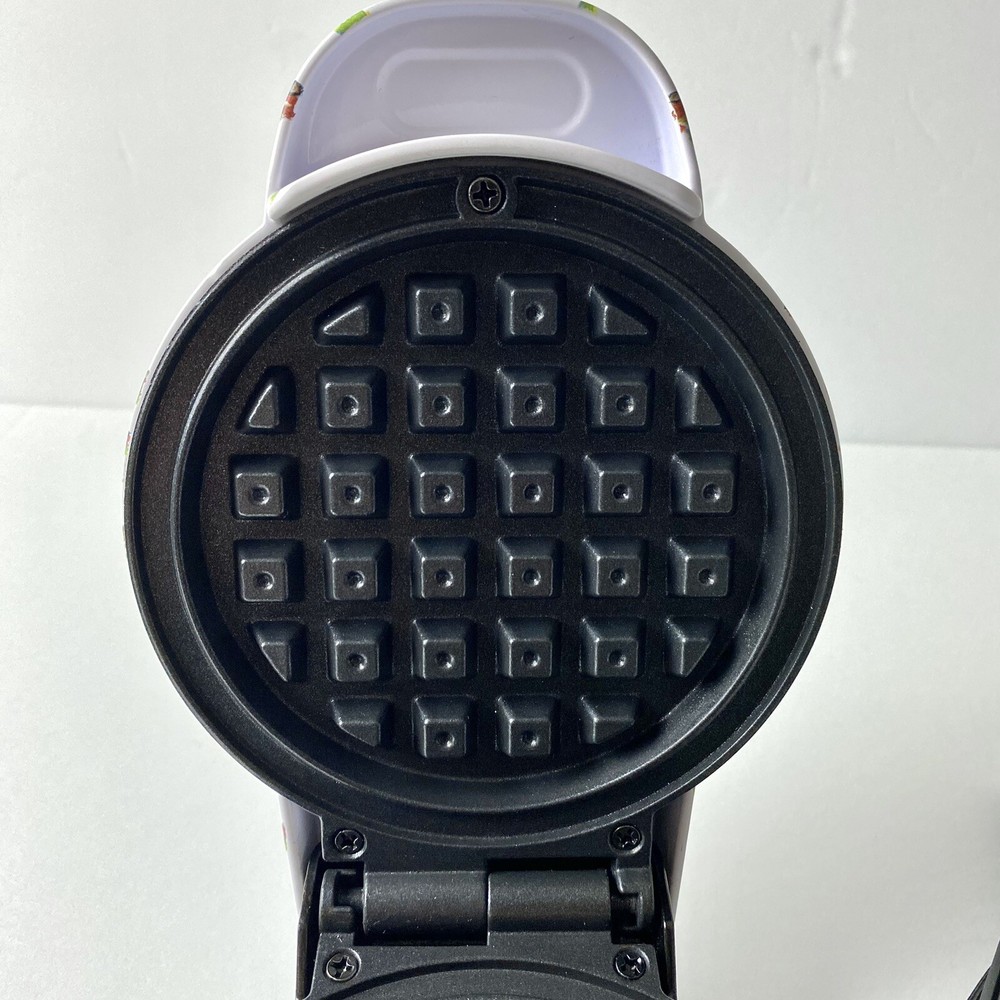Bella Mini Waffle Maker Christmas Tree Design, Multicolor, Holiday Edition