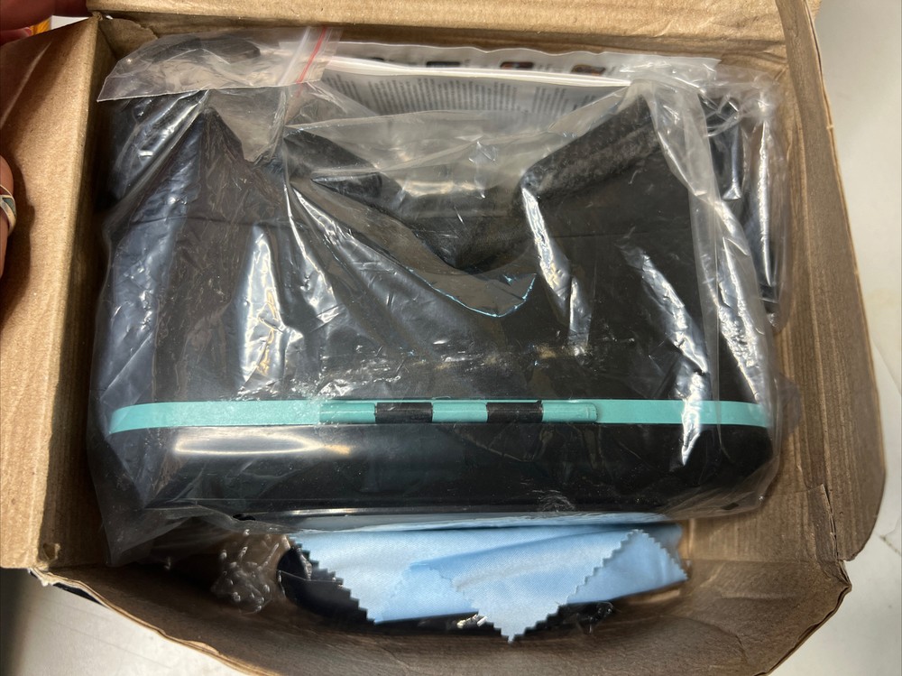 Utopia 360 Virtual Reality 3D Headset w/ BT Controller & Earbuds