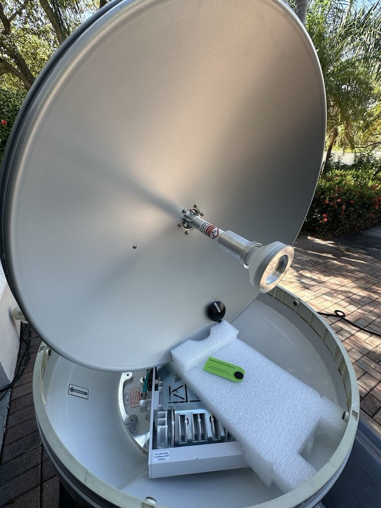 KVH TRACPHONE V7-HTS