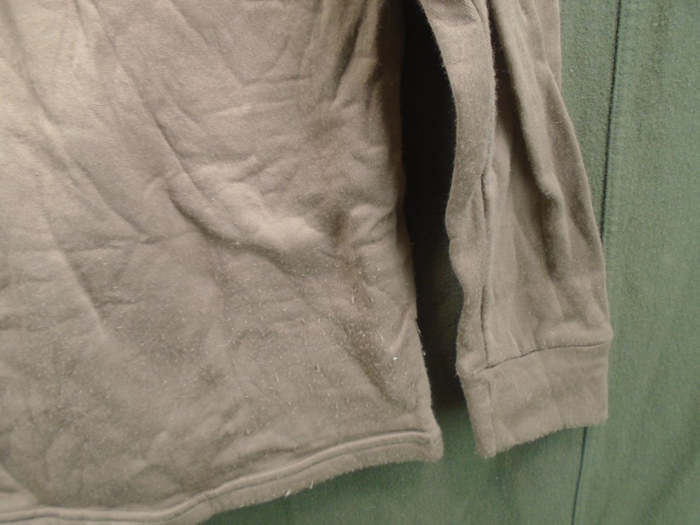 US Military Polypropylene Cold Weather Undershirt Polypro Shirt Medium 295-D