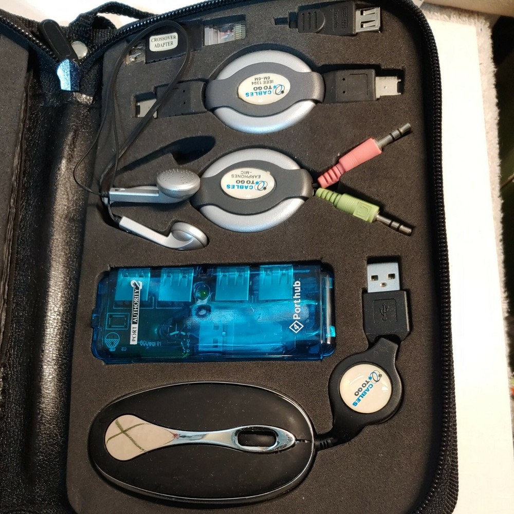 Cables to Go Port Authority 2 Retractable Mobile Office Kit - Complete set